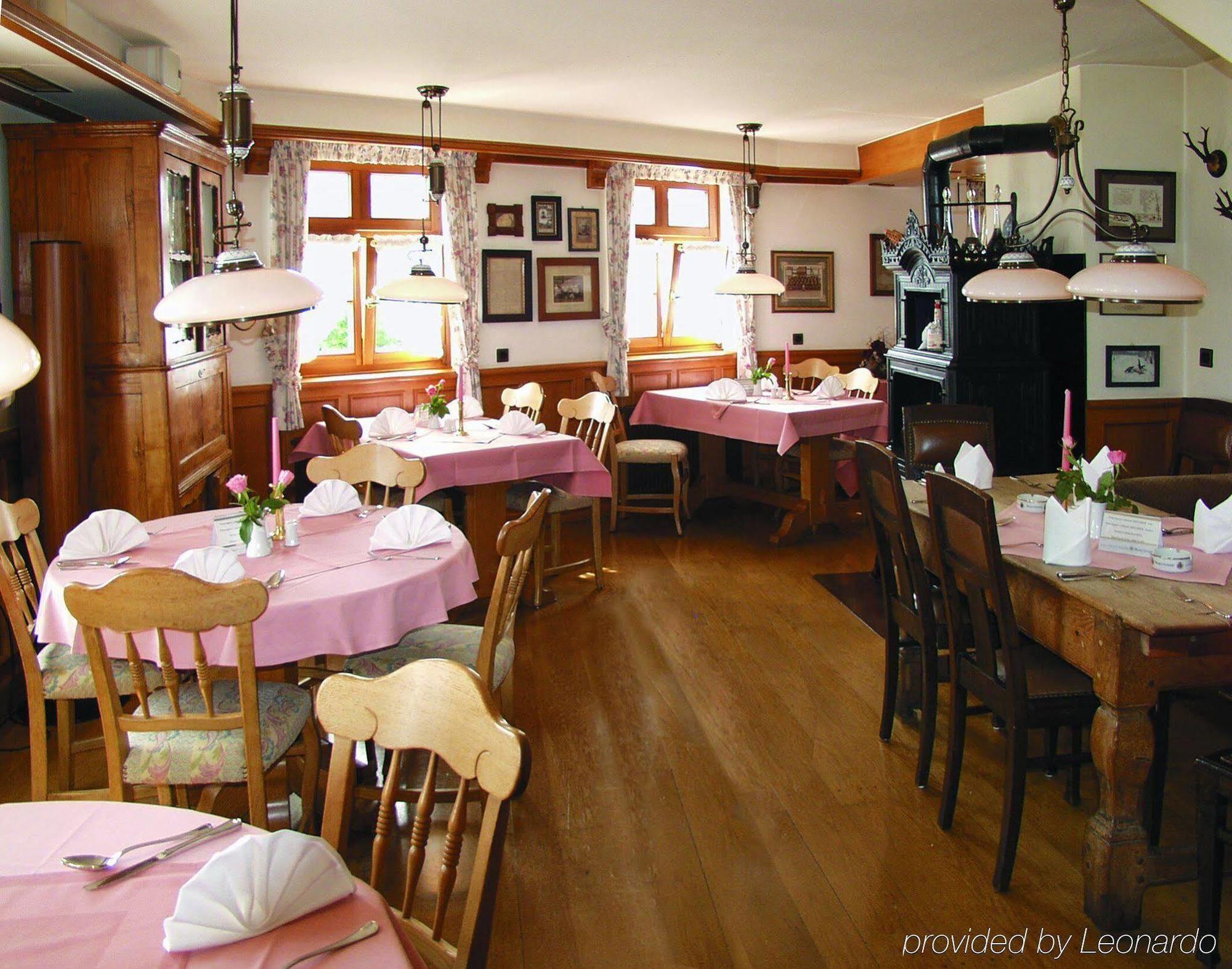 Landhotel & Gasthof Cramer Warstein Restoran fotoğraf